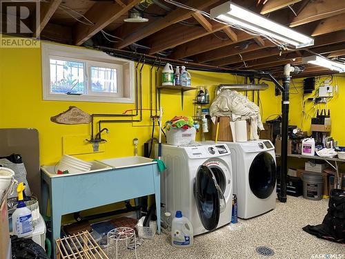 41 Dunning Crescent, Regina, SK - Indoor Photo Showing Laundry Room