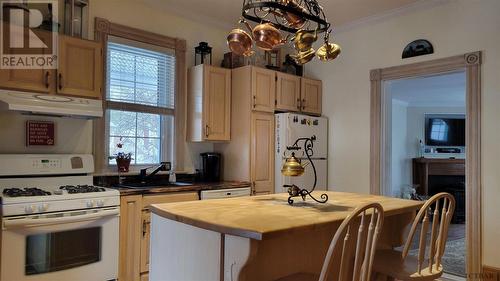 112 May St, Temiskaming Shores, ON - Indoor Photo Showing Kitchen