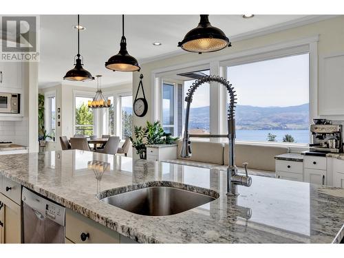 1368 Gregory Road, West Kelowna, BC - Indoor Photo Showing Kitchen