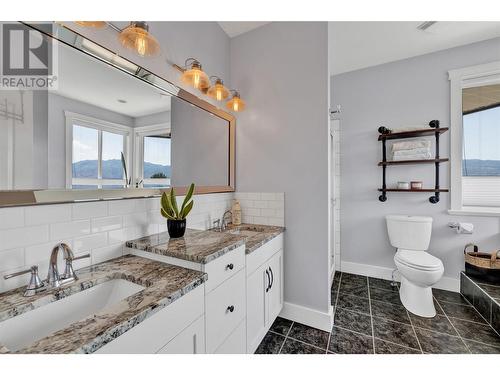 1368 Gregory Road, West Kelowna, BC - Indoor Photo Showing Bathroom