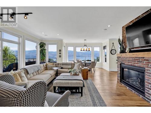 1368 Gregory Road, West Kelowna, BC - Indoor Photo Showing Living Room With Fireplace