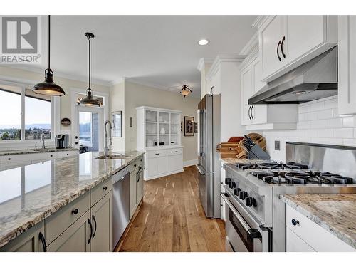 1368 Gregory Road, West Kelowna, BC - Indoor Photo Showing Kitchen With Upgraded Kitchen