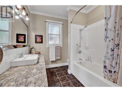 1368 Gregory Road, West Kelowna, BC - Indoor Photo Showing Bathroom