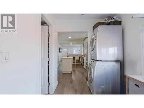 726 Coronation Avenue, Kelowna, BC - Indoor Photo Showing Laundry Room