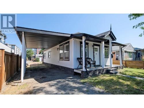 726 Coronation Avenue, Kelowna, BC - Outdoor