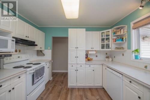 2125 Francis Street, Vernon, BC - Indoor Photo Showing Kitchen