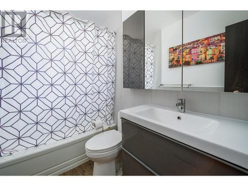 1603 Elm Street, Kelowna, BC - Indoor Photo Showing Bathroom