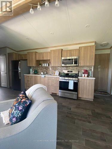 530 - 1501 Line 8 Road, Niagara-On-The-Lake, ON - Indoor Photo Showing Kitchen