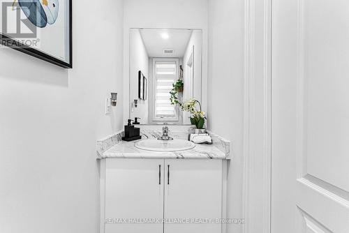 20 Westfield Crescent N, Hamilton (Waterdown), ON - Indoor Photo Showing Bathroom