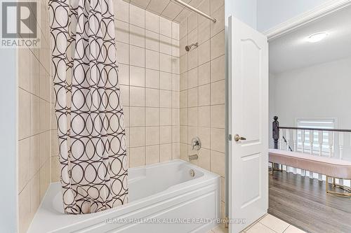 20 Westfield Crescent N, Hamilton (Waterdown), ON - Indoor Photo Showing Bathroom