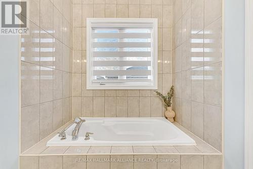 20 Westfield Crescent N, Hamilton (Waterdown), ON - Indoor Photo Showing Bathroom