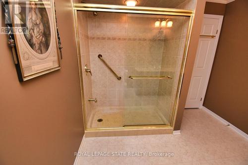 64 Gravenhurst Trail, Hamilton (Twenty Place), ON - Indoor Photo Showing Bathroom