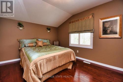 64 Gravenhurst Trail, Hamilton (Twenty Place), ON - Indoor Photo Showing Bedroom