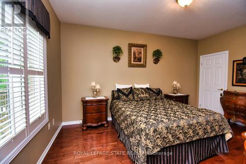 64 Gravenhurst Trail, Hamilton (Twenty Place), ON - Indoor Photo Showing Bedroom