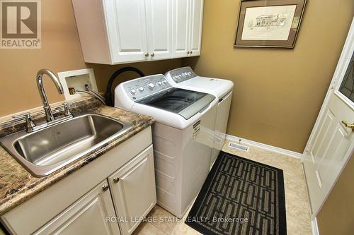 64 Gravenhurst Trail, Hamilton (Twenty Place), ON - Indoor Photo Showing Laundry Room