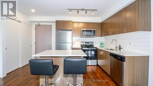 501 - 58 Lakeside Terrace W, Barrie (Little Lake), ON - Indoor Photo Showing Kitchen With Double Sink