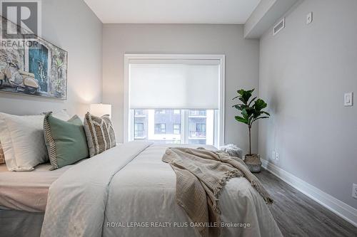 428 - 128 Grovewood Common, Oakville, ON - Indoor Photo Showing Bedroom