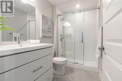 428 - 128 Grovewood Common, Oakville, ON - Indoor Photo Showing Bathroom