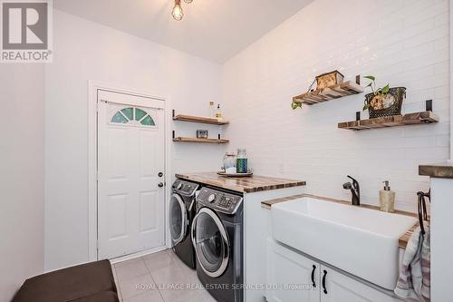 1457 Postmaster Drive, Oakville, ON - Indoor Photo Showing Laundry Room