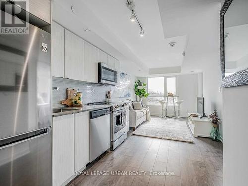 506 - 1401 O'Connor Drive, Toronto (O'Connor-Parkview), ON - Indoor Photo Showing Kitchen With Stainless Steel Kitchen With Upgraded Kitchen