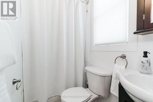 257 Linsmore Crescent, Toronto, ON - Indoor Photo Showing Bathroom