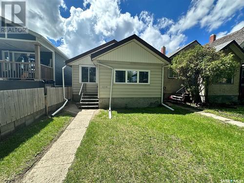 1210 Robinson Street, Regina, SK - Outdoor