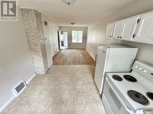 1210 Robinson Street, Regina, SK - Indoor Photo Showing Kitchen