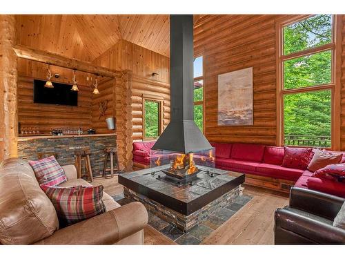 Autre - 16 Ch. Du 46 N., La Macaza, QC - Indoor Photo Showing Living Room With Fireplace