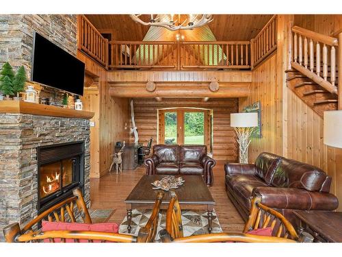 Salon - 16 Ch. Du 46 N., La Macaza, QC - Indoor Photo Showing Living Room With Fireplace