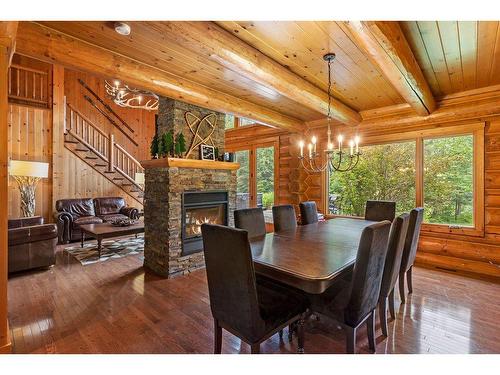 Salle Ã  manger - 16 Ch. Du 46 N., La Macaza, QC - Indoor Photo Showing Dining Room With Fireplace