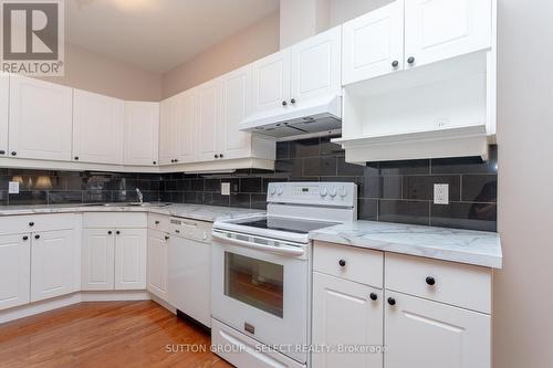 44 - 1555 Highbury Avenue N, London, ON - Indoor Photo Showing Kitchen