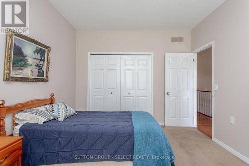 44 - 1555 Highbury Avenue N, London, ON - Indoor Photo Showing Bedroom