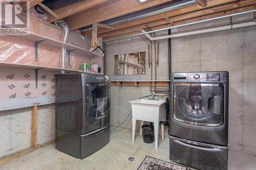 44 - 1555 Highbury Avenue N, London, ON - Indoor Photo Showing Laundry Room