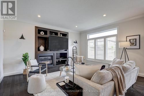 998 Gleneagle Trail, London, ON - Indoor Photo Showing Living Room With Fireplace