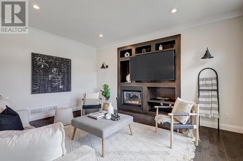 998 Gleneagle Trail, London, ON - Indoor Photo Showing Living Room With Fireplace