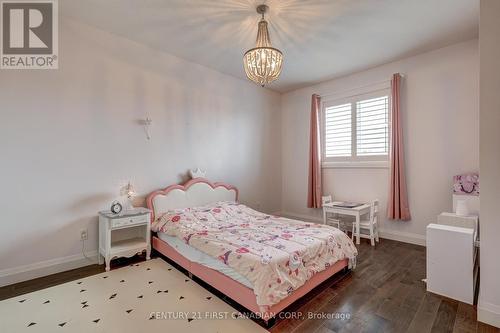 998 Gleneagle Trail, London, ON - Indoor Photo Showing Bedroom