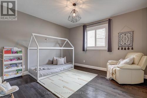 998 Gleneagle Trail, London, ON - Indoor Photo Showing Bedroom