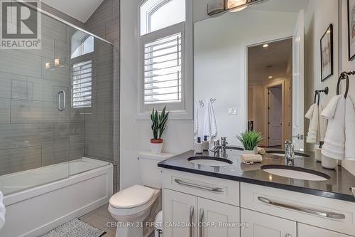 998 Gleneagle Trail, London, ON - Indoor Photo Showing Bathroom