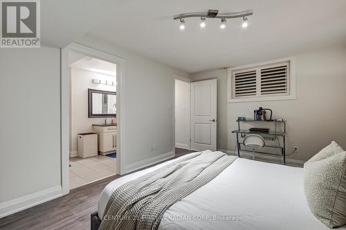 998 Gleneagle Trail, London, ON - Indoor Photo Showing Bedroom