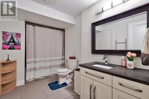 998 Gleneagle Trail, London, ON - Indoor Photo Showing Bathroom