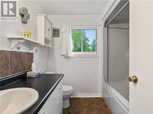 451 Murphy Road, Saint-Norbert, NB - Indoor Photo Showing Bathroom