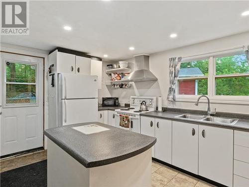 451 Murphy Road, Saint-Norbert, NB - Indoor Photo Showing Kitchen With Double Sink