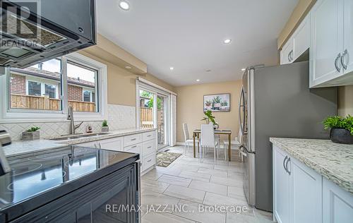 75 Tidworth Square, Toronto E07, ON - Indoor Photo Showing Kitchen