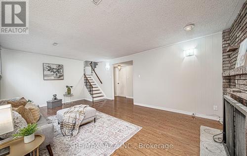 75 Tidworth Square, Toronto E07, ON - Indoor Photo Showing Living Room