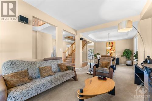 2 Knotwood Court, Ottawa, ON - Indoor Photo Showing Living Room