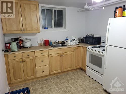 88-90 Goulburn Avenue, Ottawa, ON - Indoor Photo Showing Kitchen