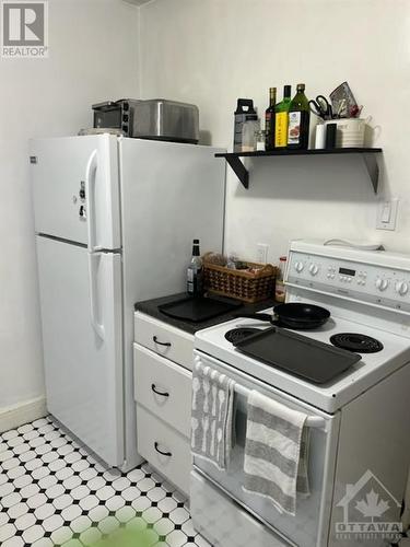 88-90 Goulburn Avenue, Ottawa, ON - Indoor Photo Showing Kitchen