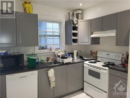 88-90 Goulburn Avenue, Ottawa, ON - Indoor Photo Showing Kitchen