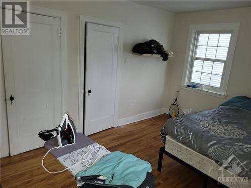 88-90 Goulburn Avenue, Ottawa, ON - Indoor Photo Showing Bedroom