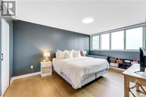 Primary Bedroom - 500 Laurier Avenue W Unit#1509, Ottawa, ON - Indoor Photo Showing Bedroom